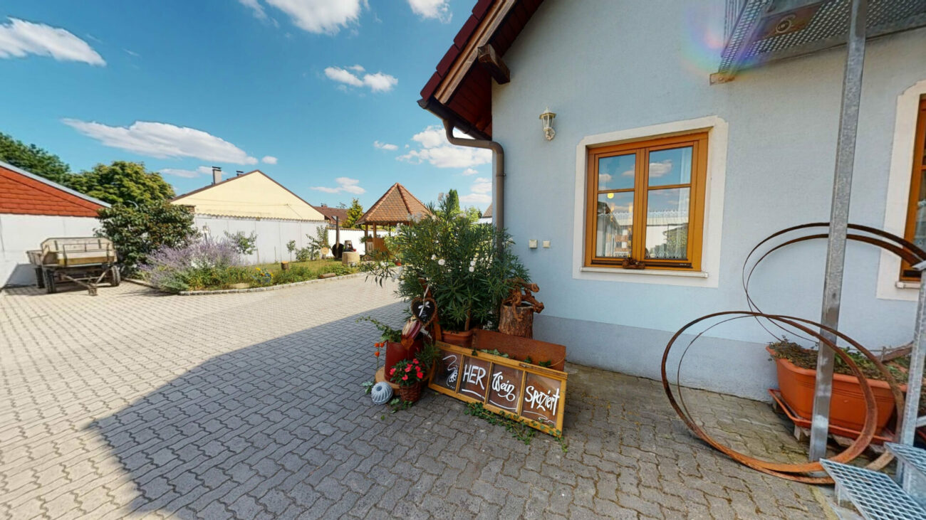 Weingut-Zimmervermietung-Kahrer-08232022_162033