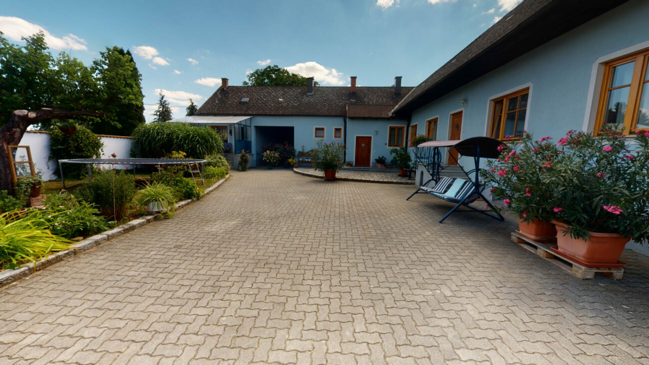 Weingut-Zimmervermietung-Kahrer-08232022_163333